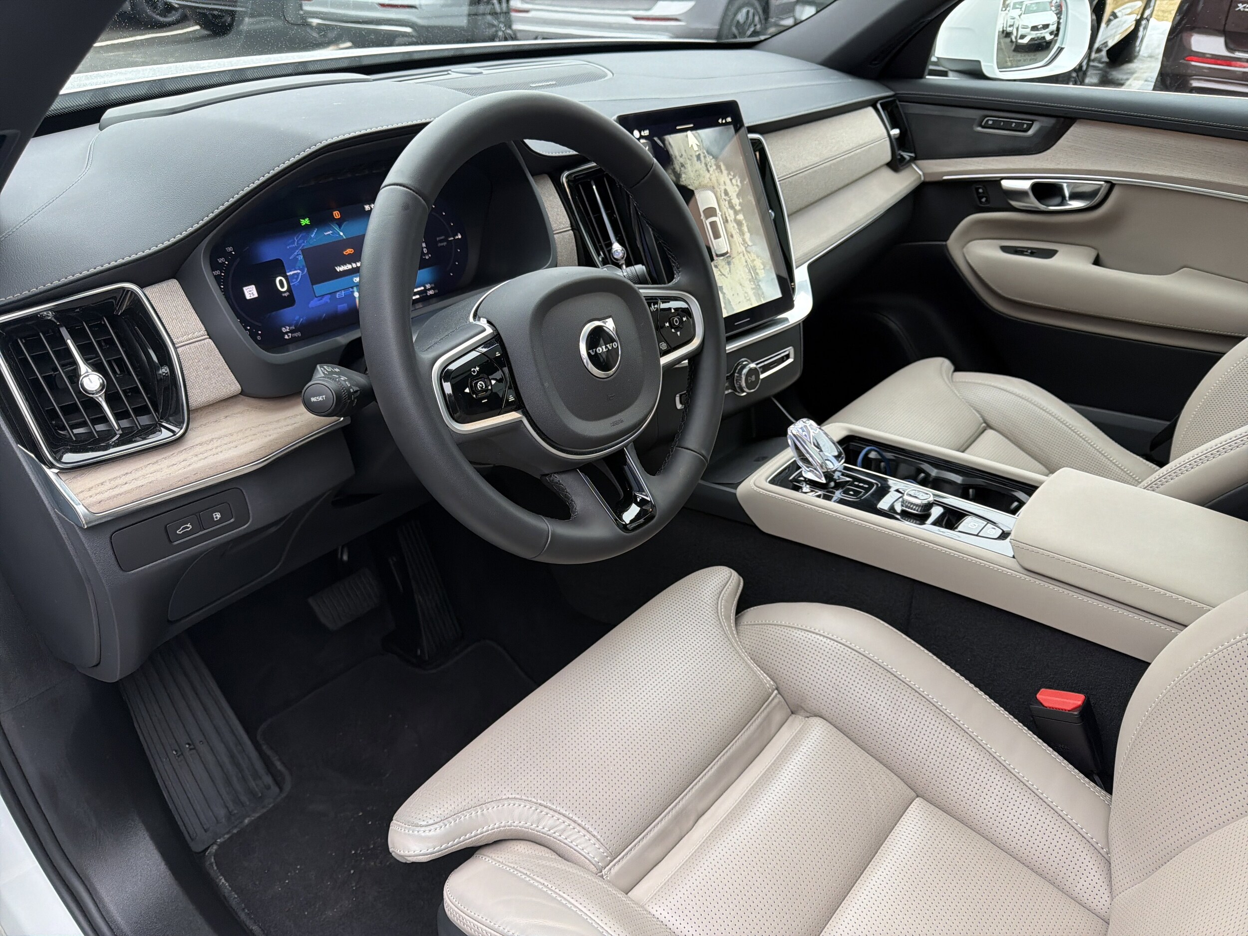 2025 Volvo XC90 Ultra - Photo 18