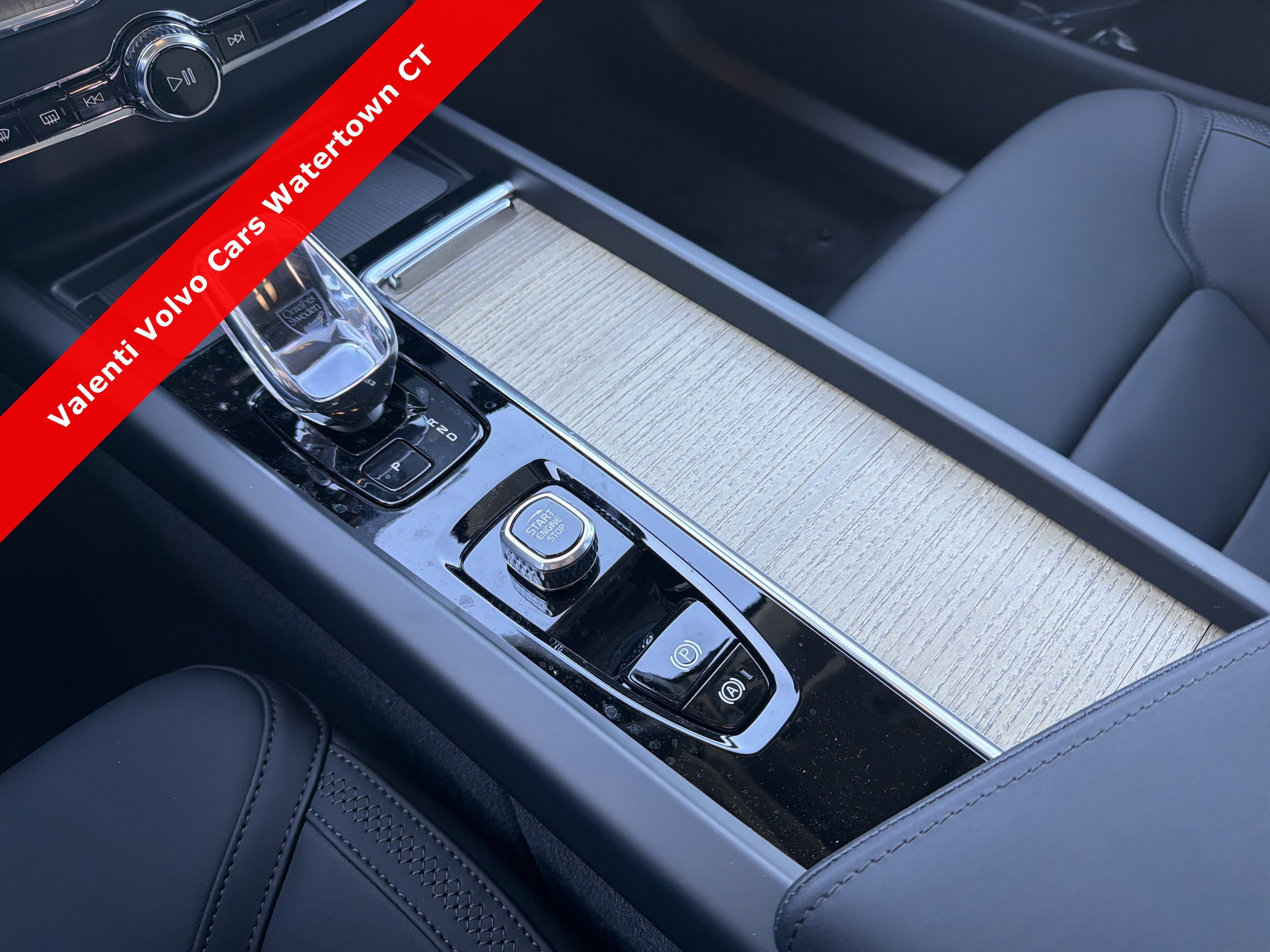 2026 Volvo XC60 Plus - Photo 19