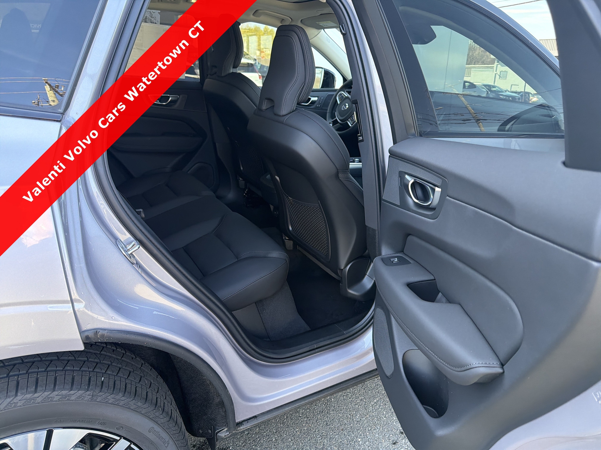 2026 Volvo XC60 Plus - Photo 17