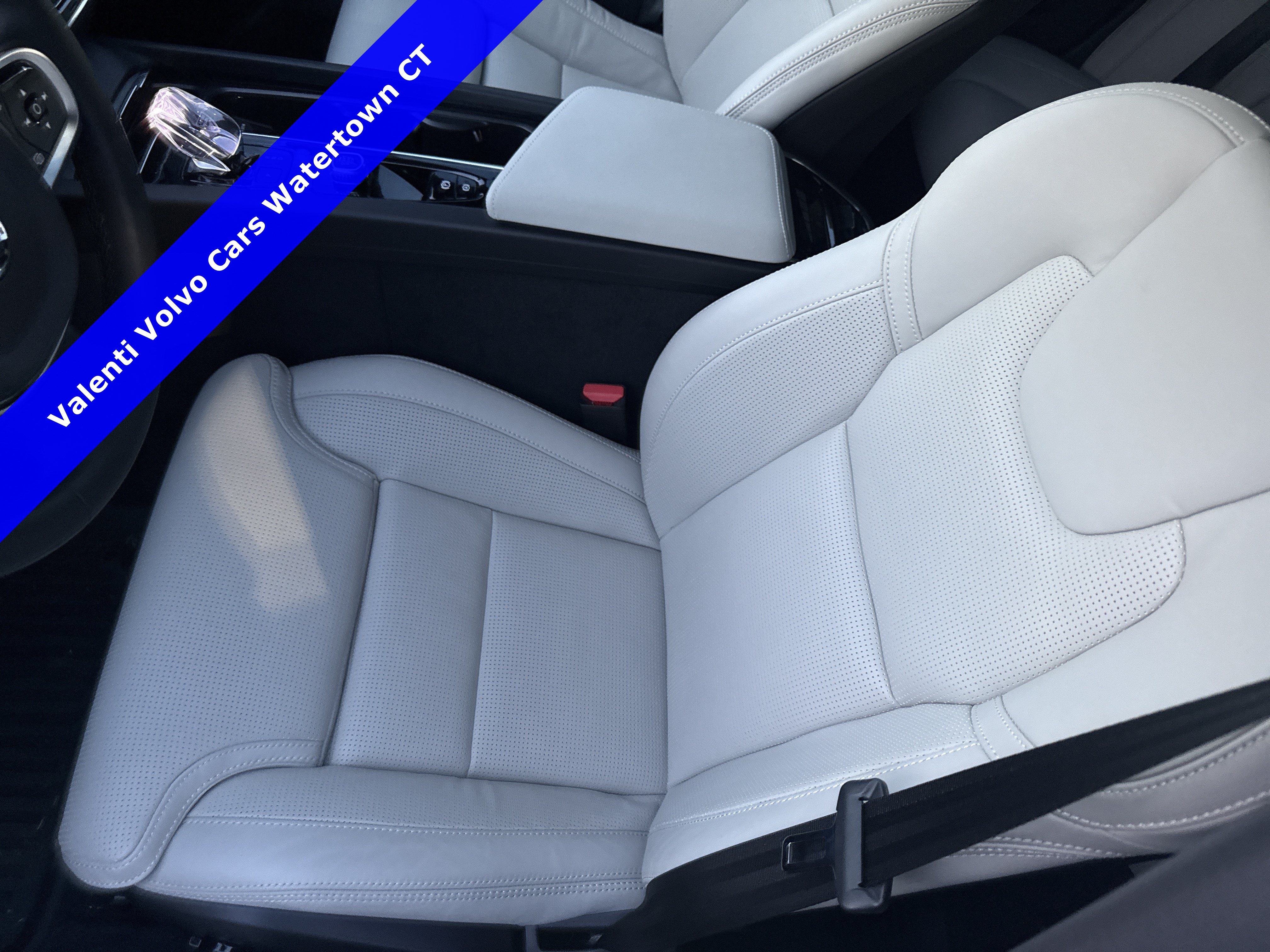 2026 Volvo V60 Cross Country Ultra - Photo 14