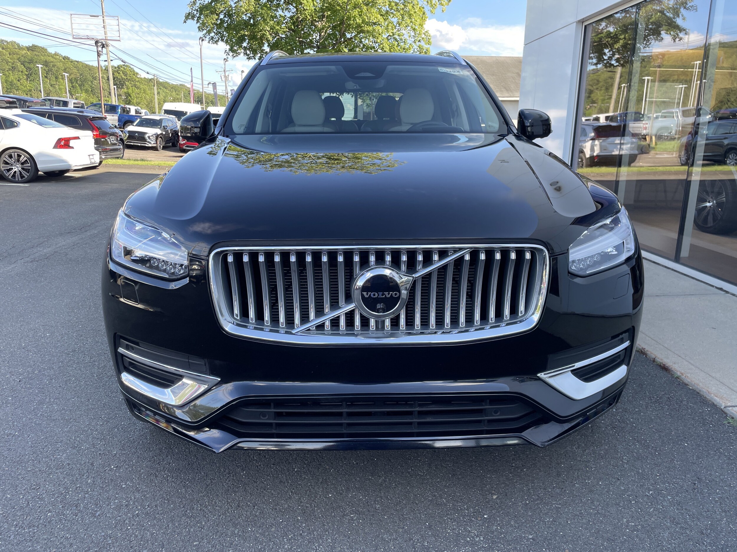 2023 Volvo XC90 AWD Ultimate photo 2