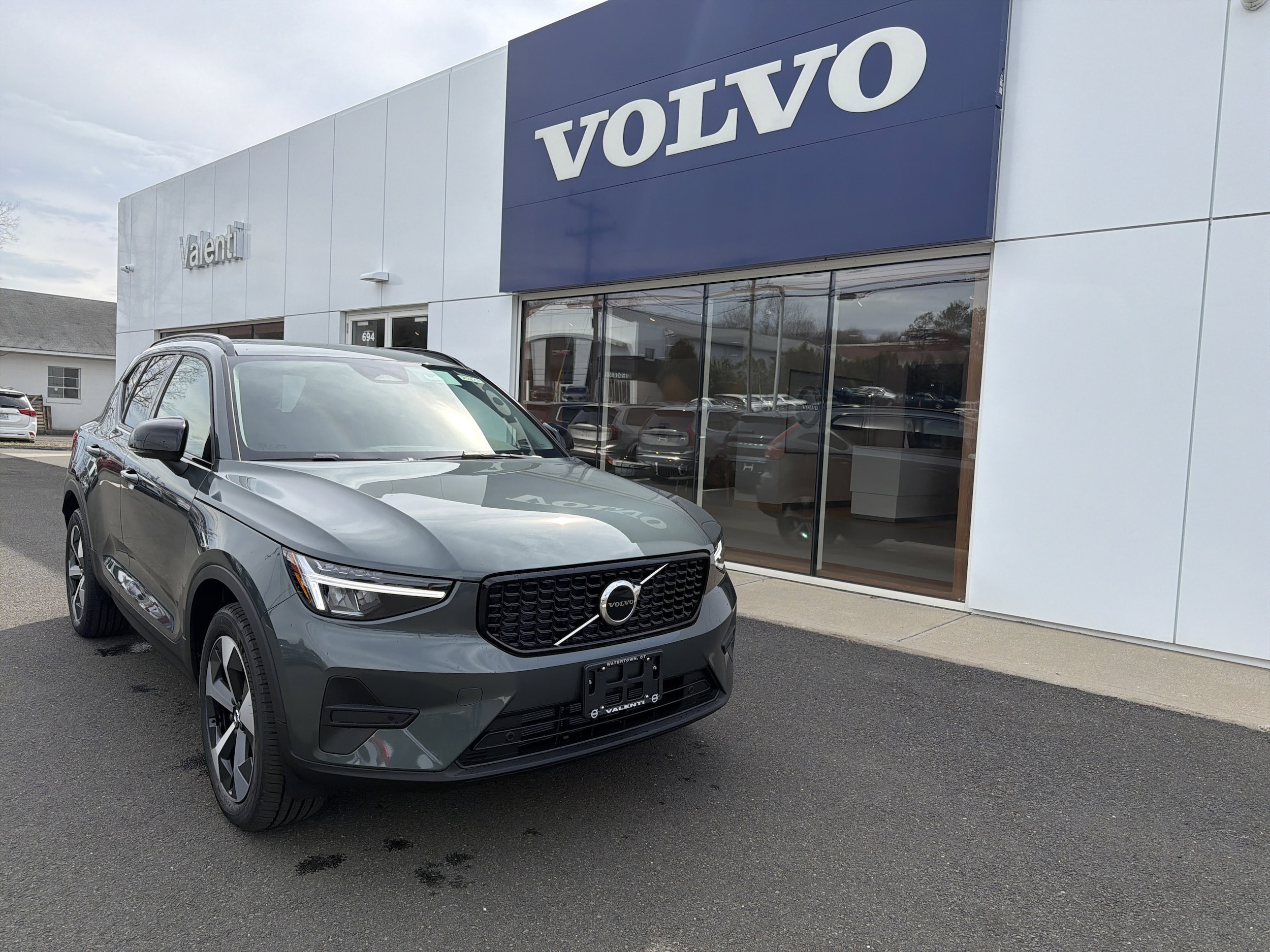 2026 Volvo XC40 B5 Core Dark AWD's photo