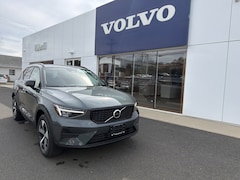 2026 Volvo XC40 B5 Core SUV