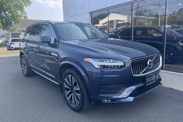2022 Volvo XC90 T6 AWD Momentum 6 Seater SUV