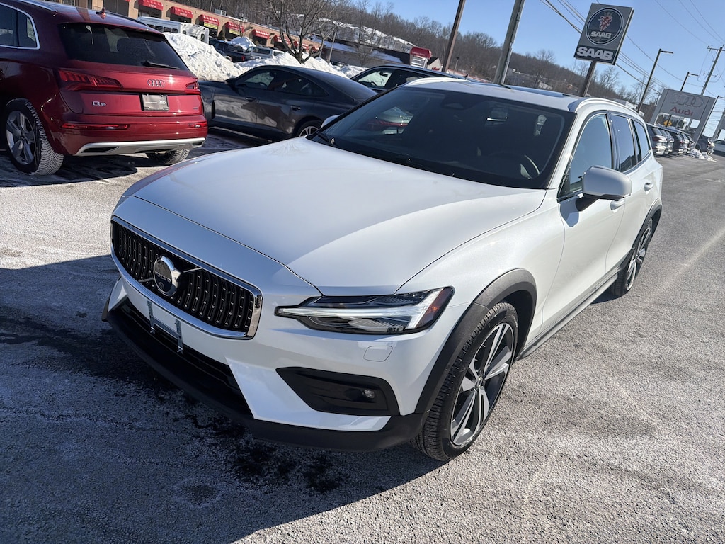 Certified 2025 Volvo V60 Cross Country B5 Plus Wagon