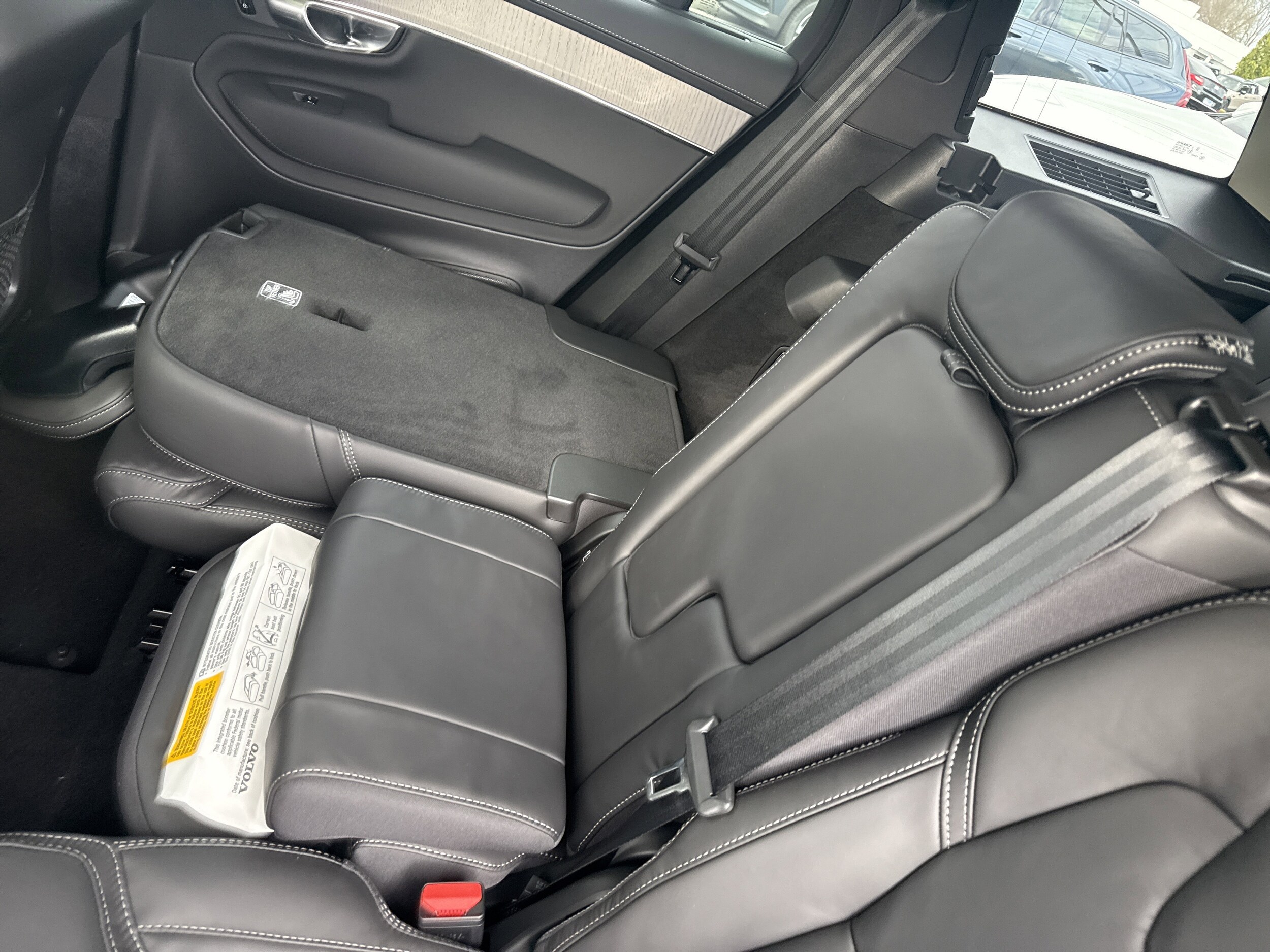 2026 Volvo XC90 Ultra - Photo 12