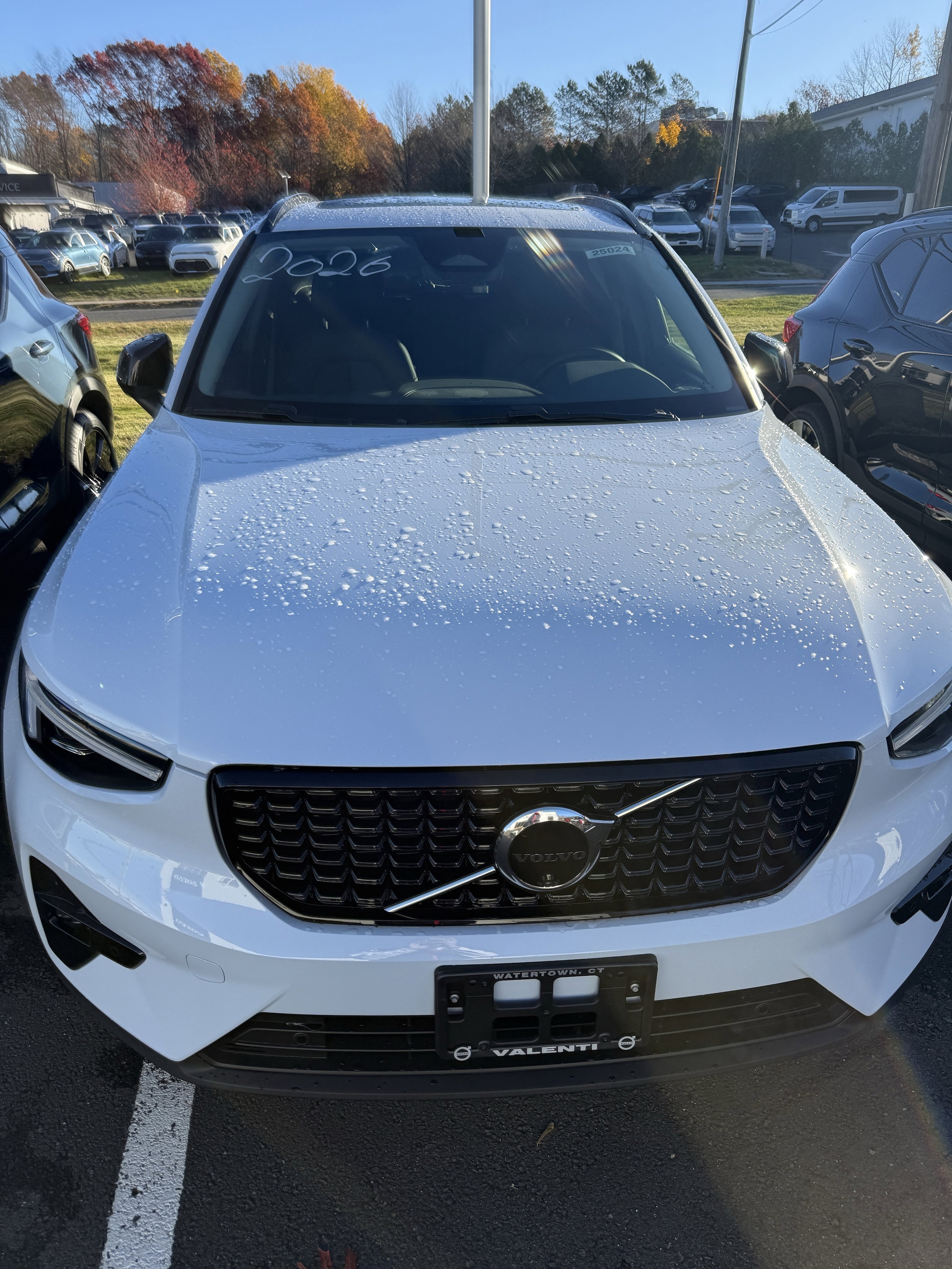 2026 Volvo XC60 Plus's photo