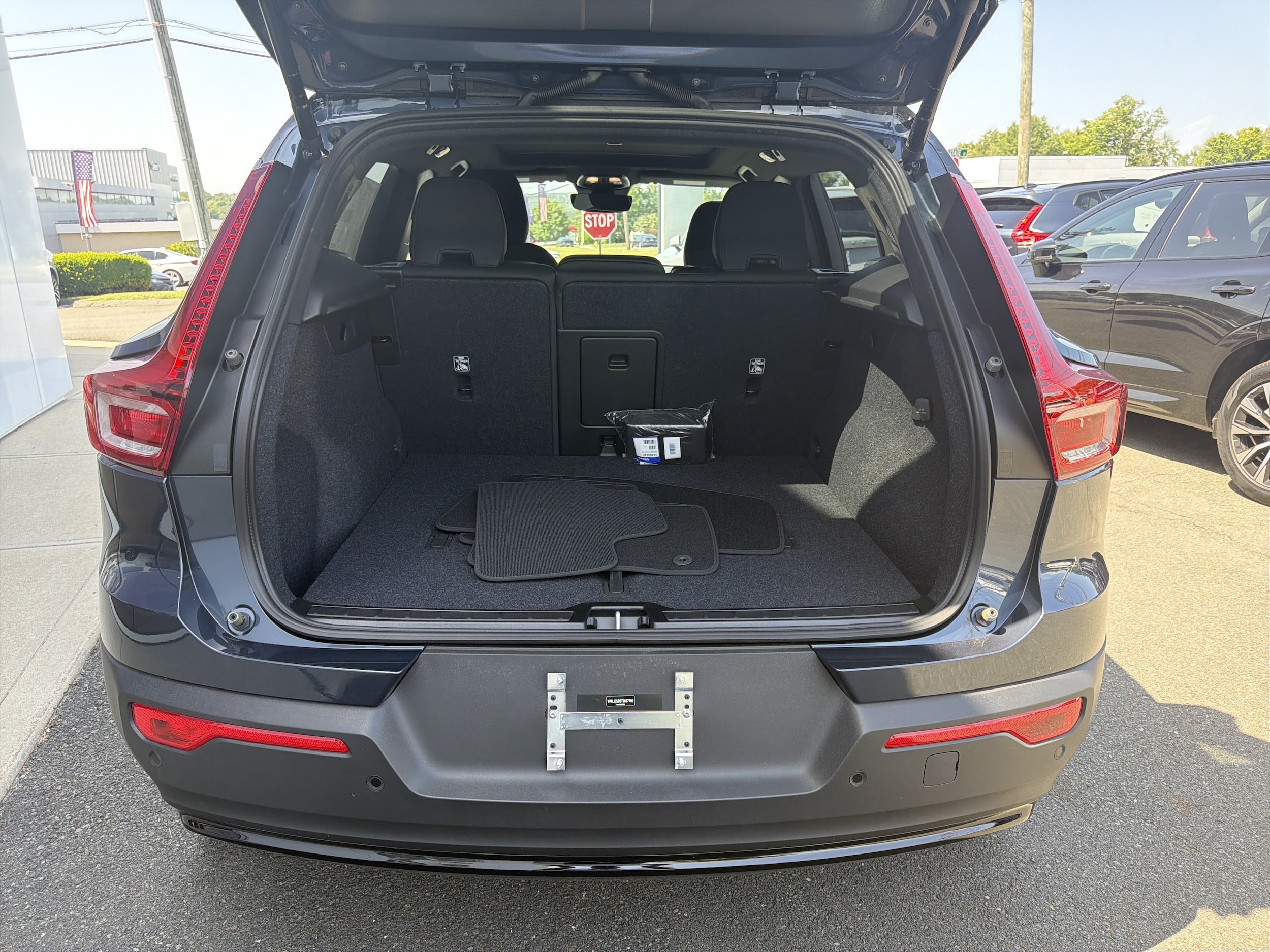 2026 Volvo XC40 Ultra Black Edition - Photo 11