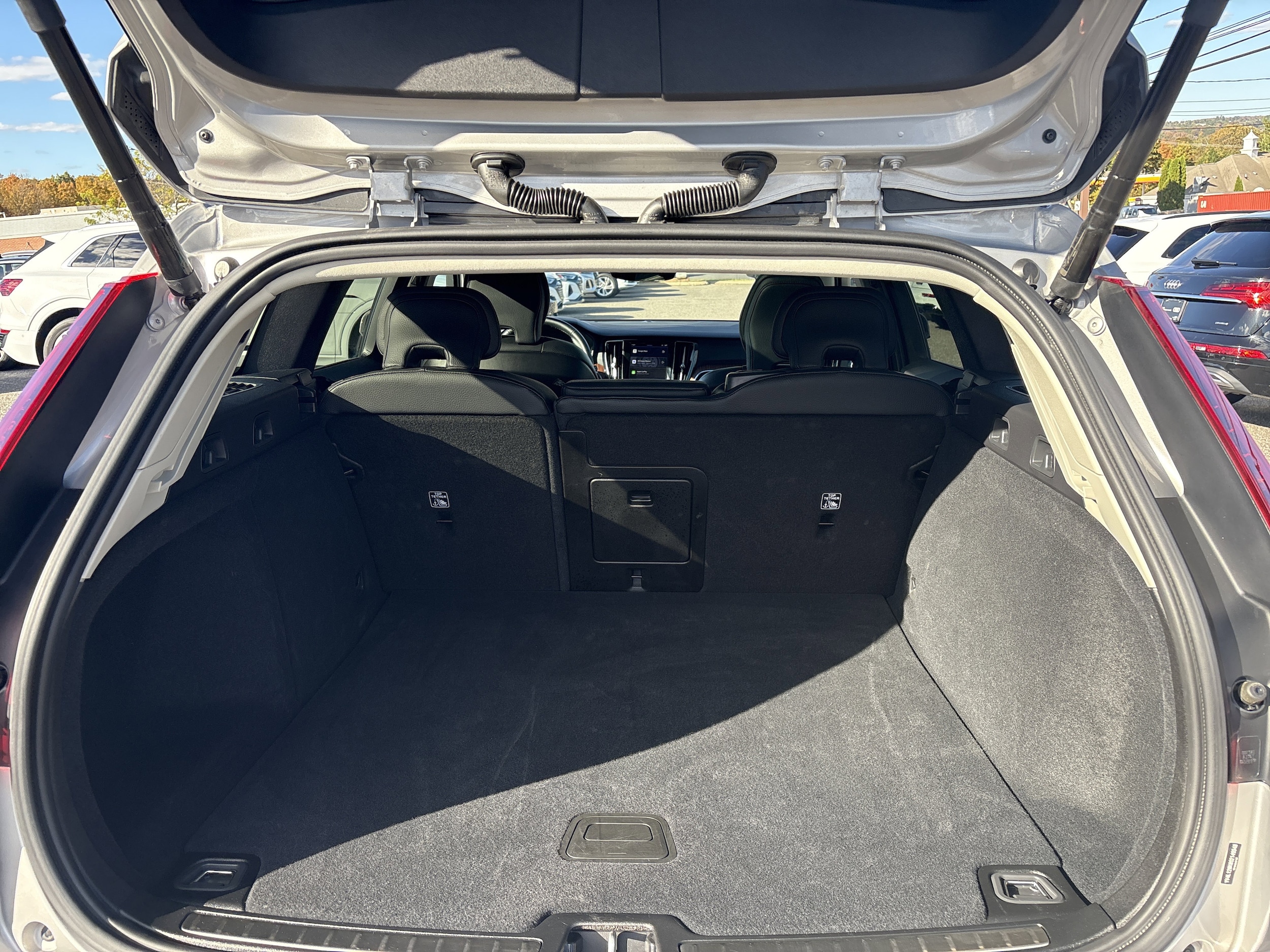 2025 Volvo V60 Cross Country Plus - Photo 16