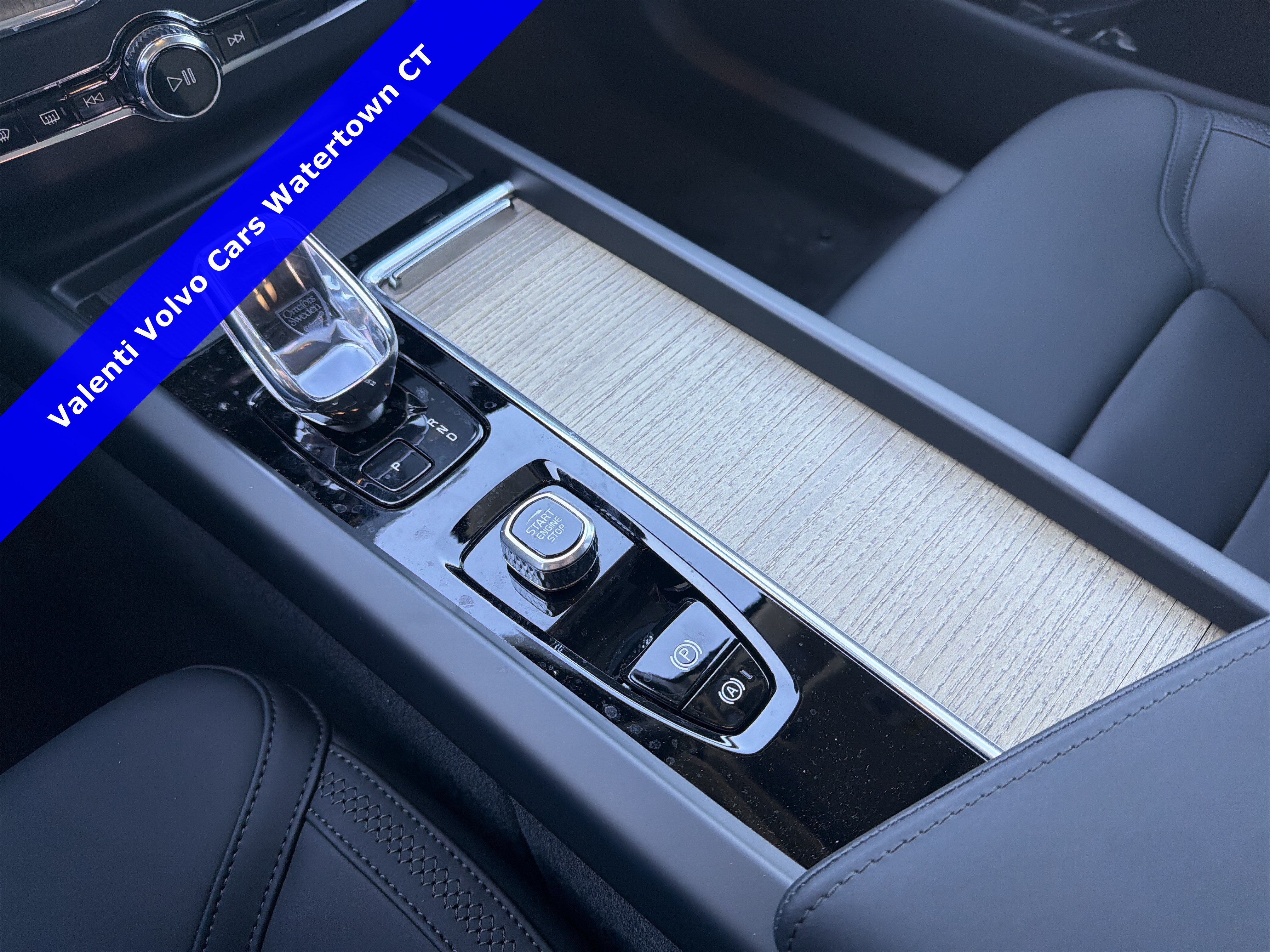 2026 Volvo XC60 Plus - Photo 19