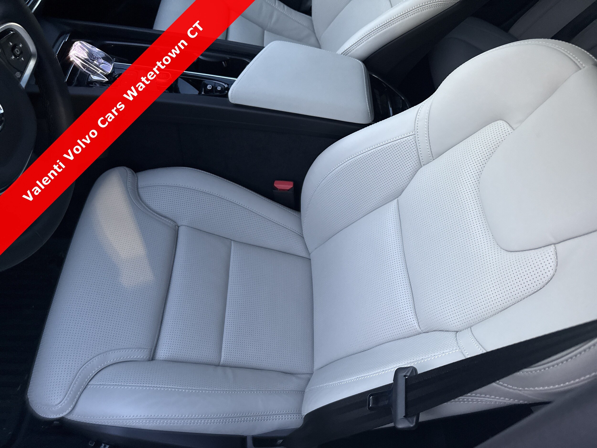 2026 Volvo V60 Cross Country Ultra - Photo 14