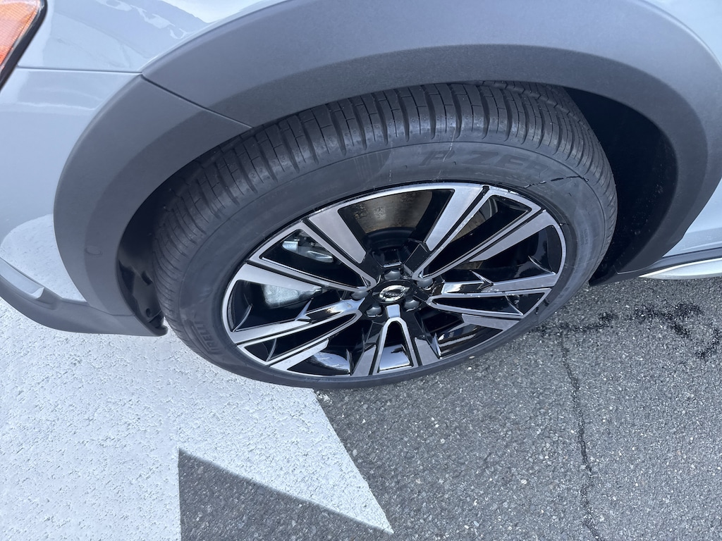 New 2026 Volvo V60 Cross Country B5 Ultra Wagon