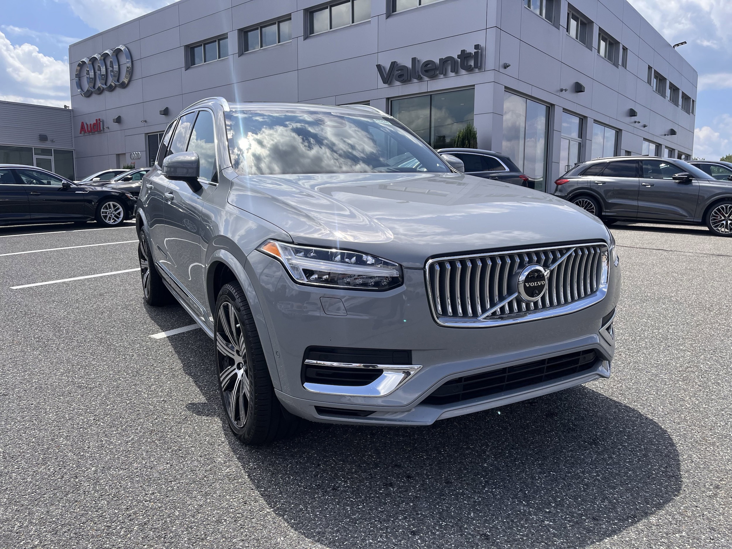 2024 Volvo XC90 plug-in hybrid T8 Ultimate Bright 7-Seater