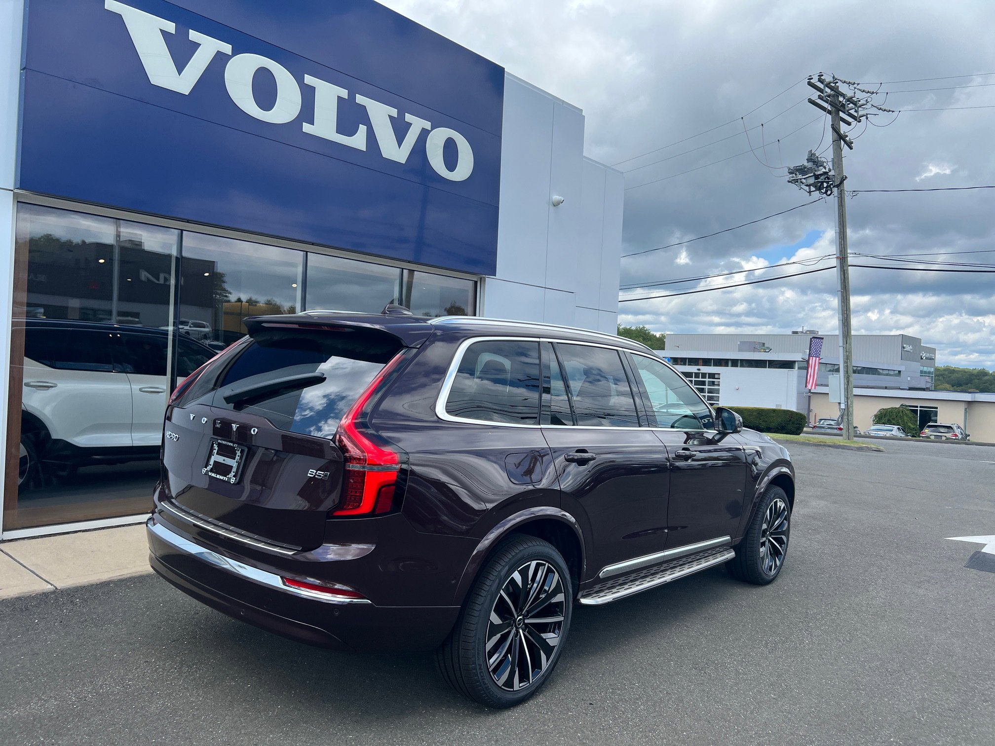 2026 Volvo XC90 B5 AWD Plus photo 4