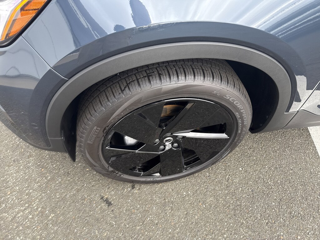 New 2026 Volvo XC40 B5 Ultra Black Edition SUV