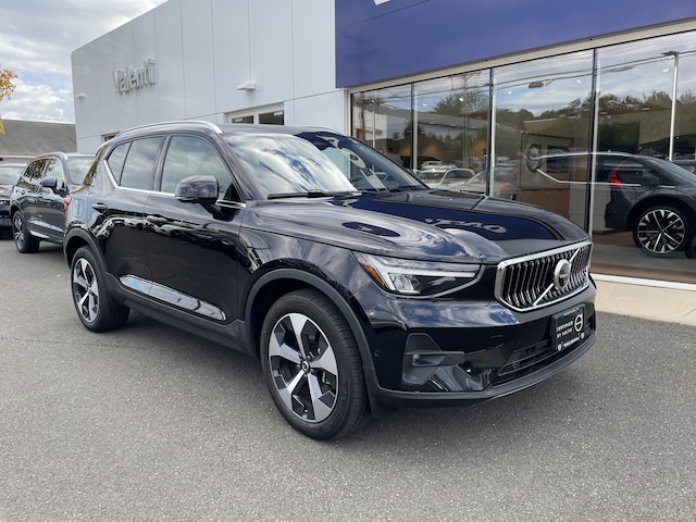 2025 Volvo XC40 B5 Plus Bright Theme SUV
