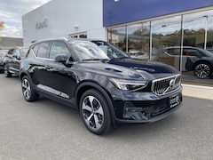2025 Volvo XC40 B5 Plus Bright Theme SUV