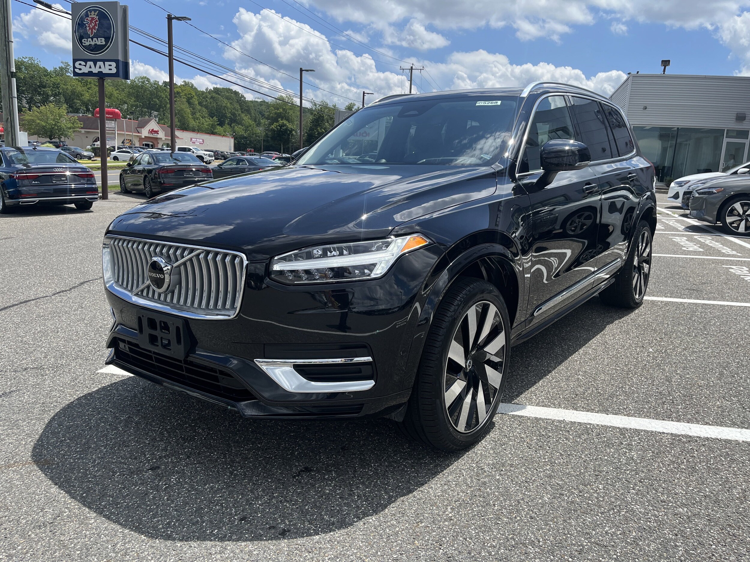 2024 Volvo XC90 T8 Ultimate photo 3
