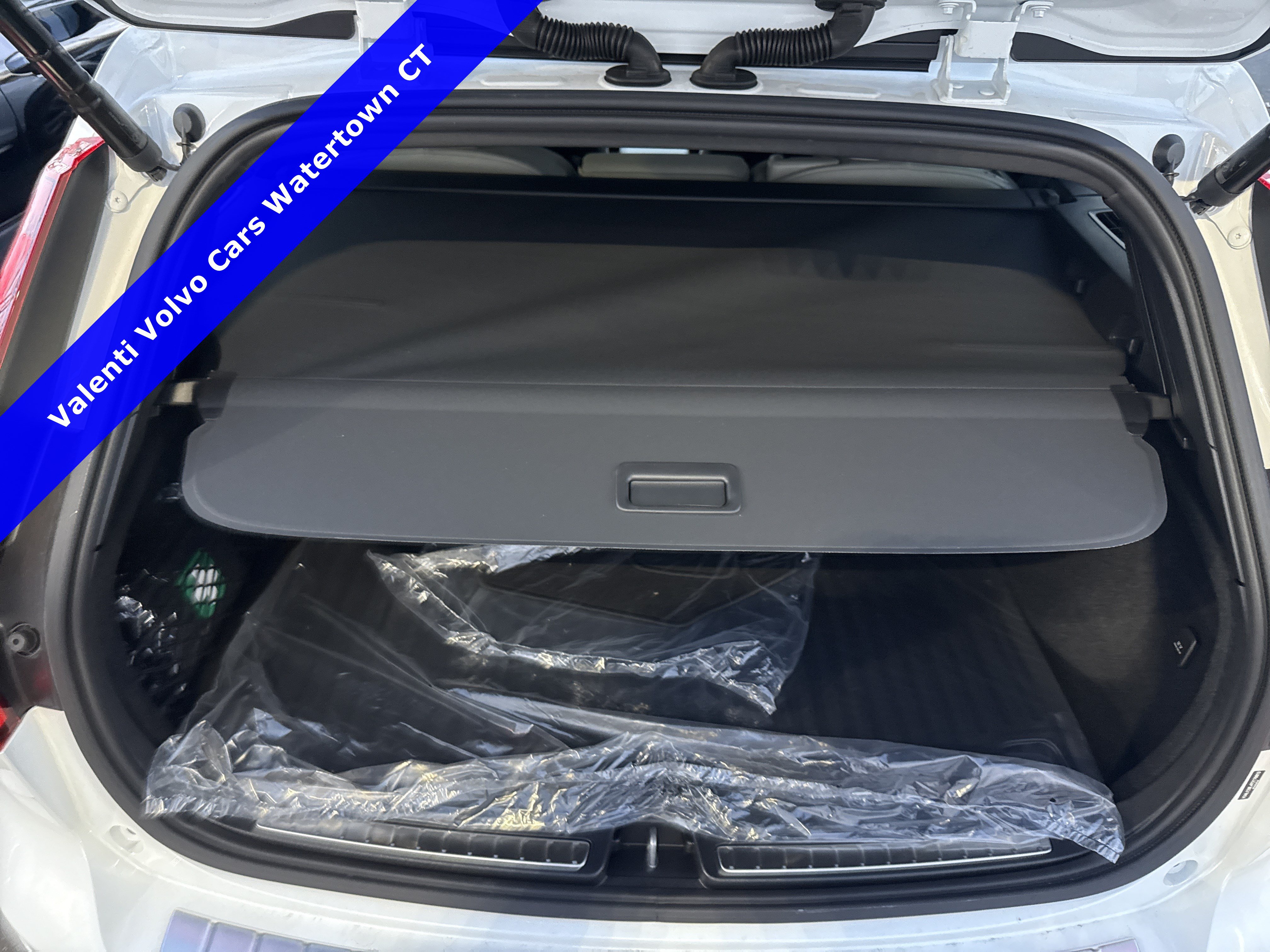 2026 Volvo V60 Cross Country Ultra - Photo 12