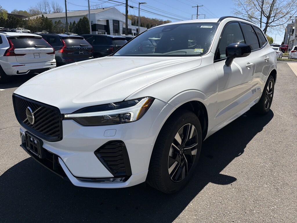New 2026 Volvo XC60 B5 Core SUV