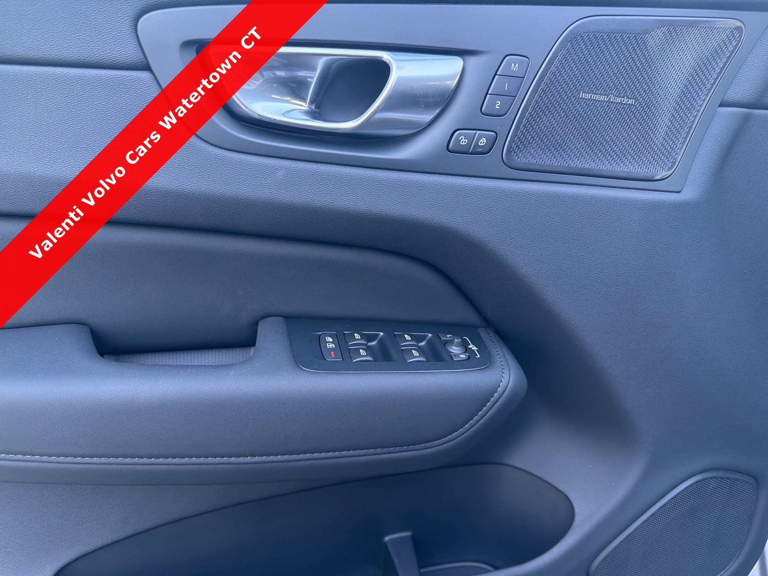 2026 Volvo XC60 Plus - Photo 12