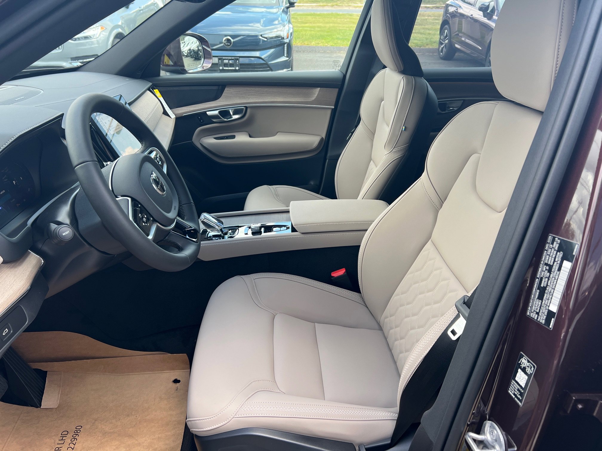 2026 Volvo XC90 Plus - Photo 8