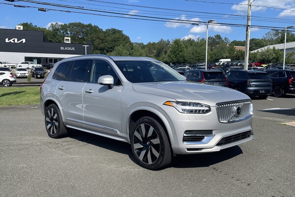 2024 Volvo XC90 plug-in hybrid T8 Plus Bright 7-Seater SUV