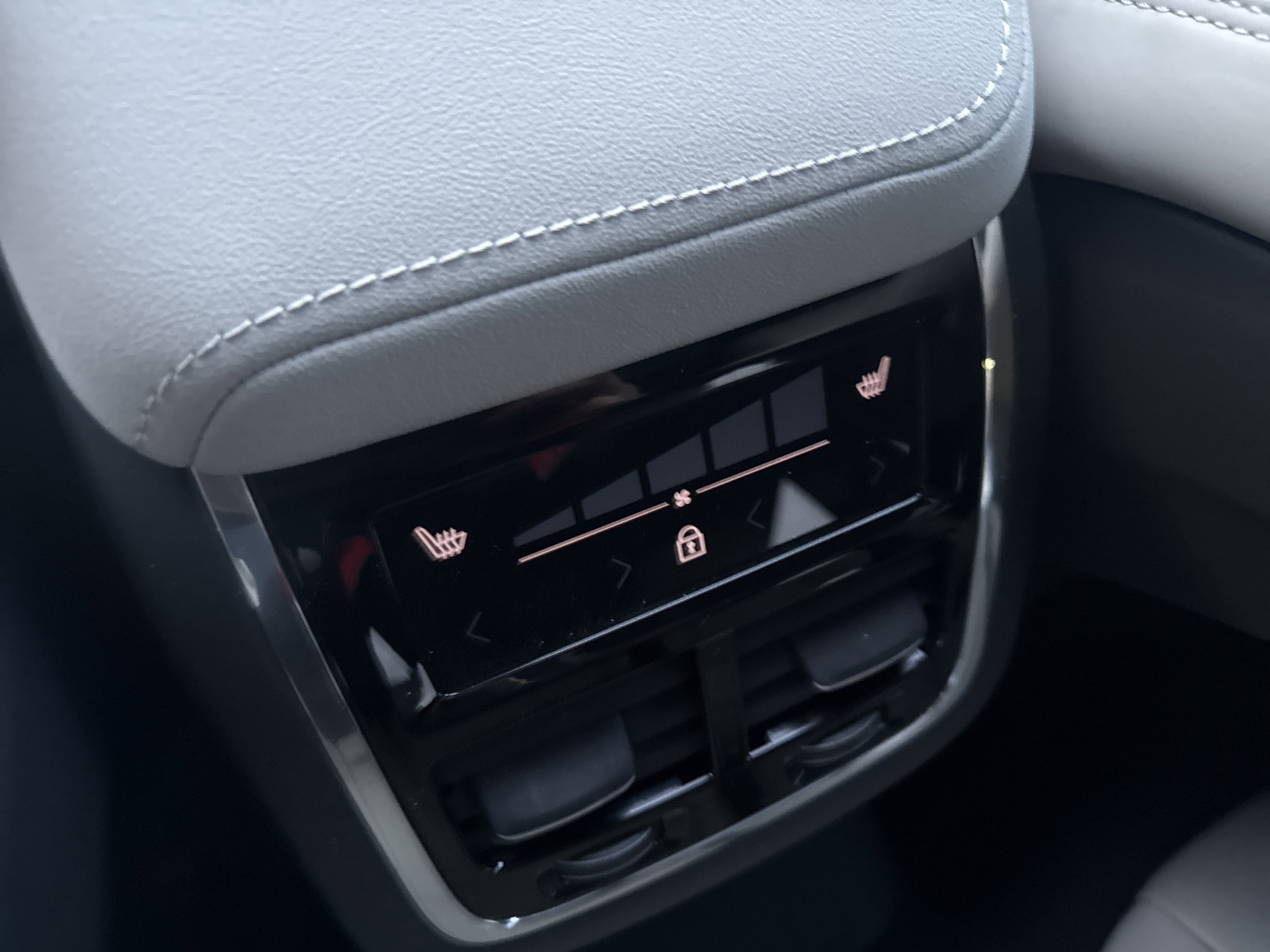 2026 Volvo V60 Cross Country Ultra - Photo 24