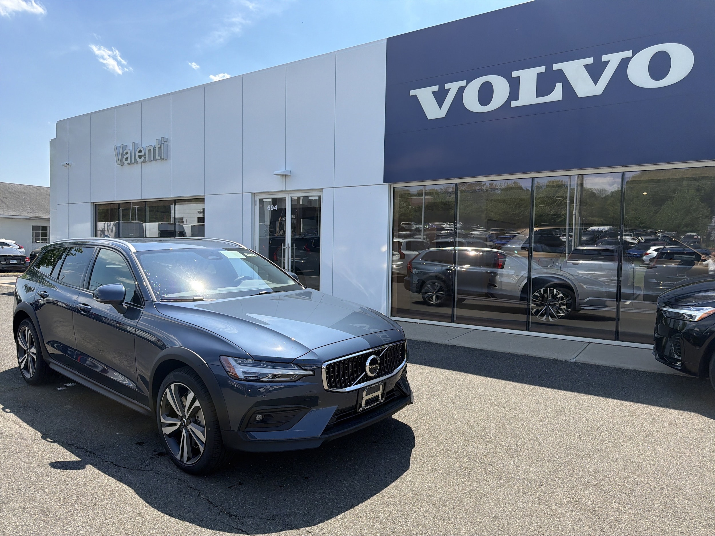 2026 Volvo V60 Cross Country B5 Plus AWD's photo