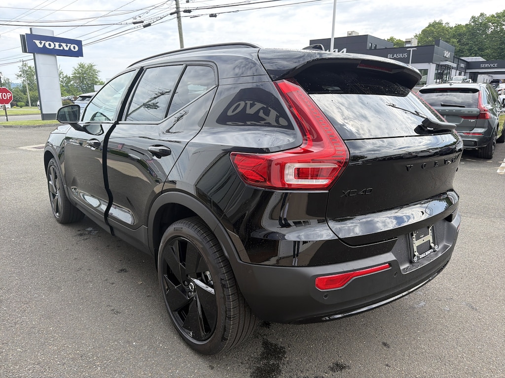 New 2026 Volvo XC40 B5 Ultra Black Edition SUV