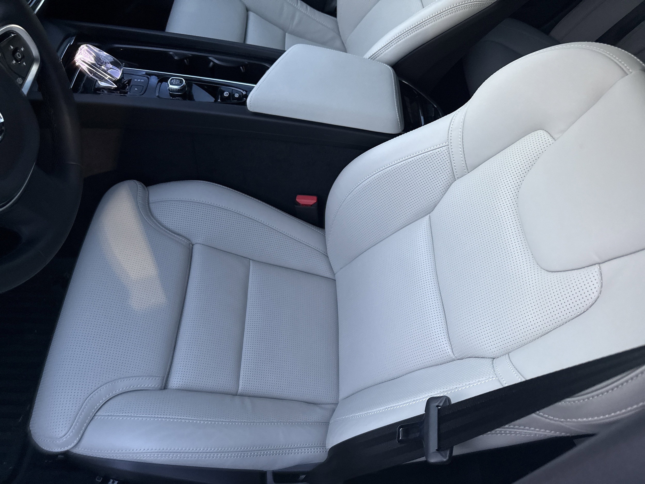 2026 Volvo V60 Cross Country Ultra - Photo 14