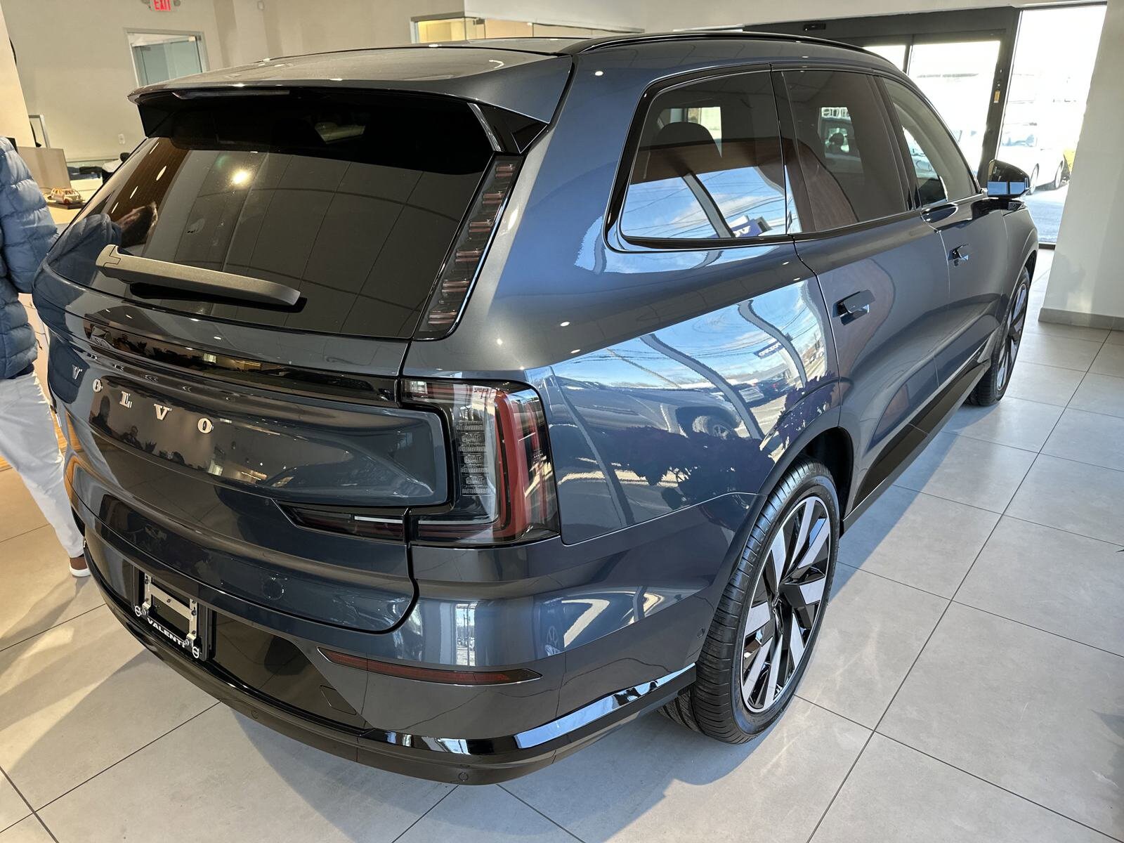 2025 Volvo EX90 Twin Motor Performance Ultra photo 2