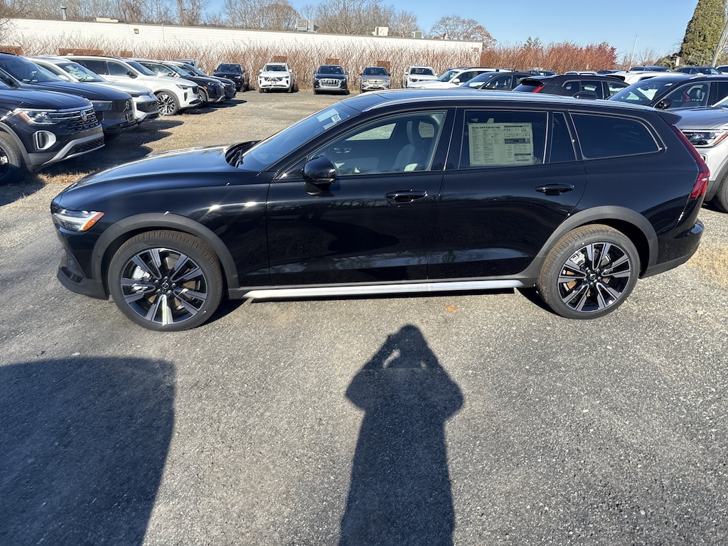 New 2026 Volvo V60 Cross Country B5 Ultra Wagon