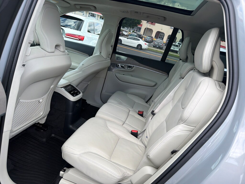 Certified 2024 Volvo XC90 plug-in hybrid T8 Ultimate Bright 7-Seater SUV