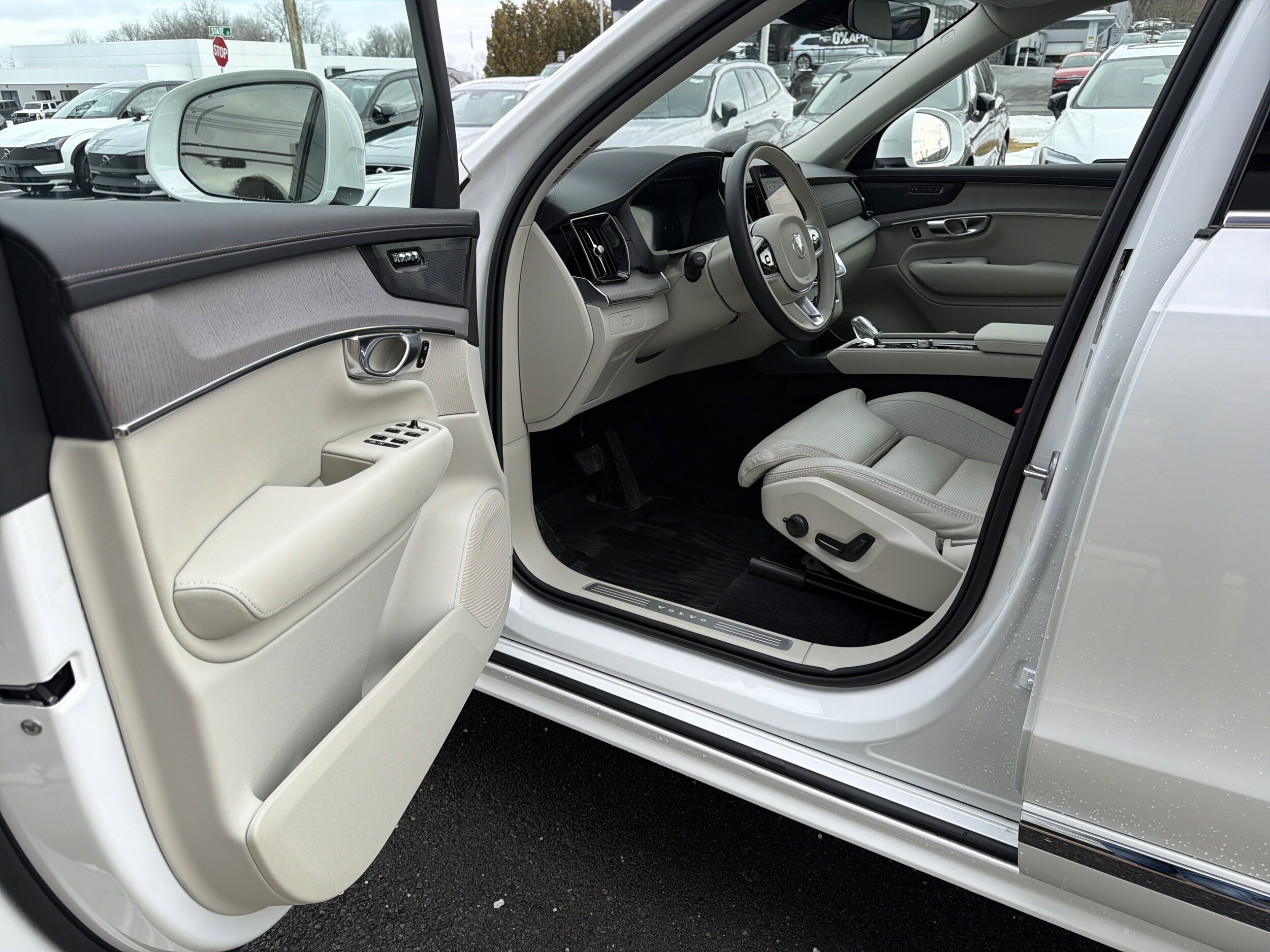 2026 Volvo XC90 Ultra - Photo 10