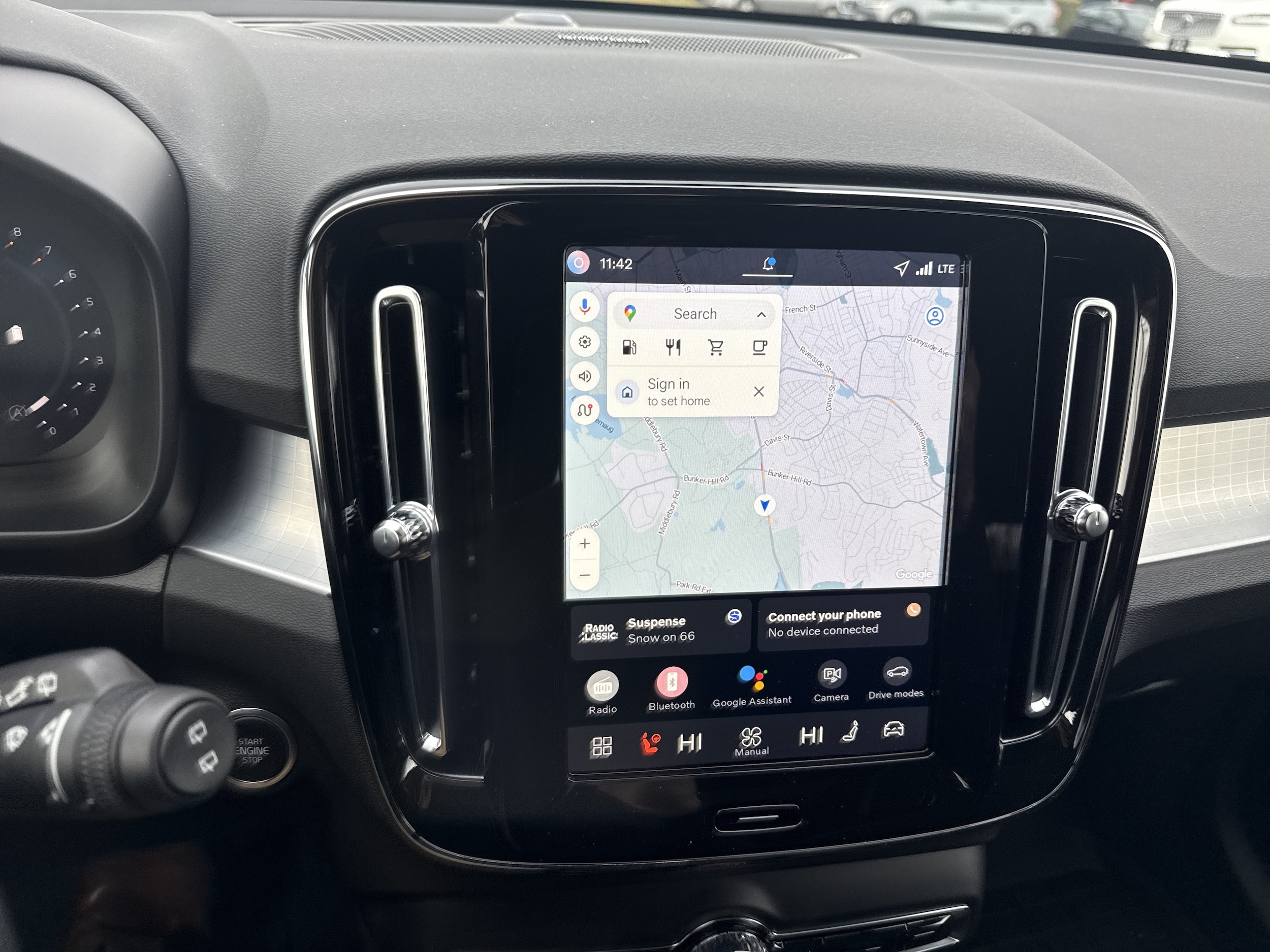 2026 Volvo XC40 Ultra Black Edition - Photo 34
