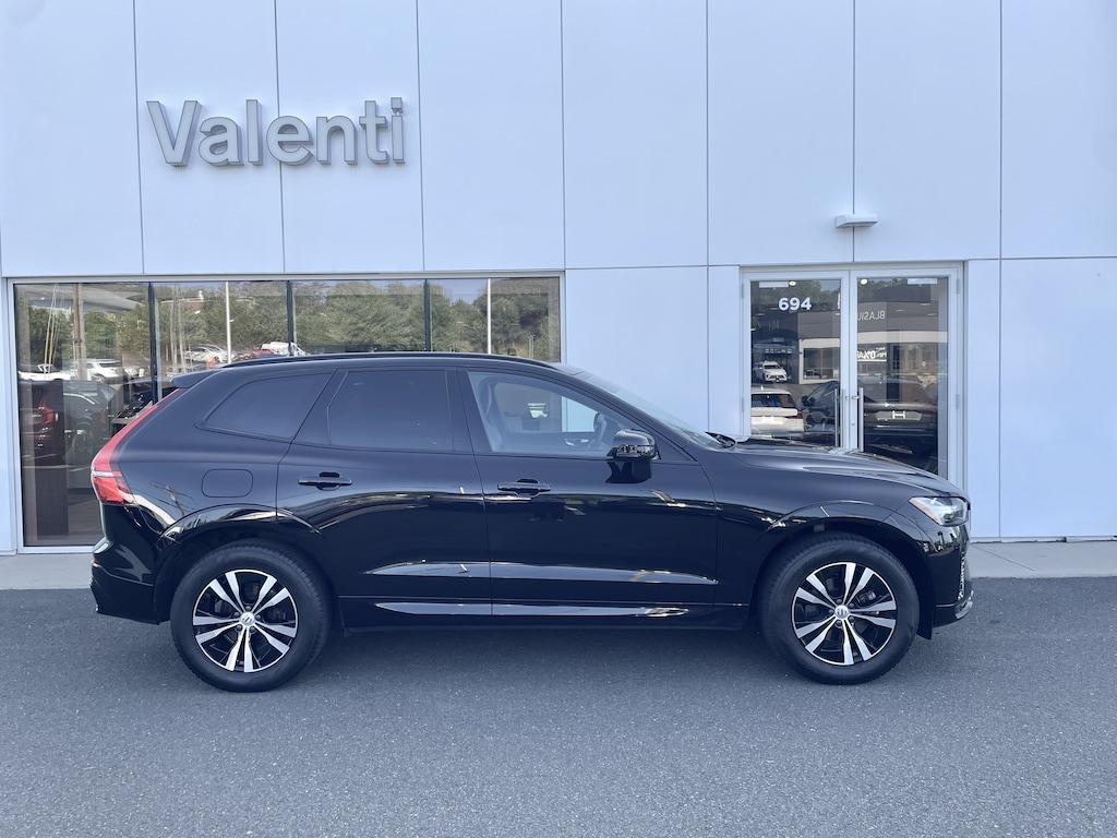 Used 2024 Volvo XC60 B5 Core Dark SUV
