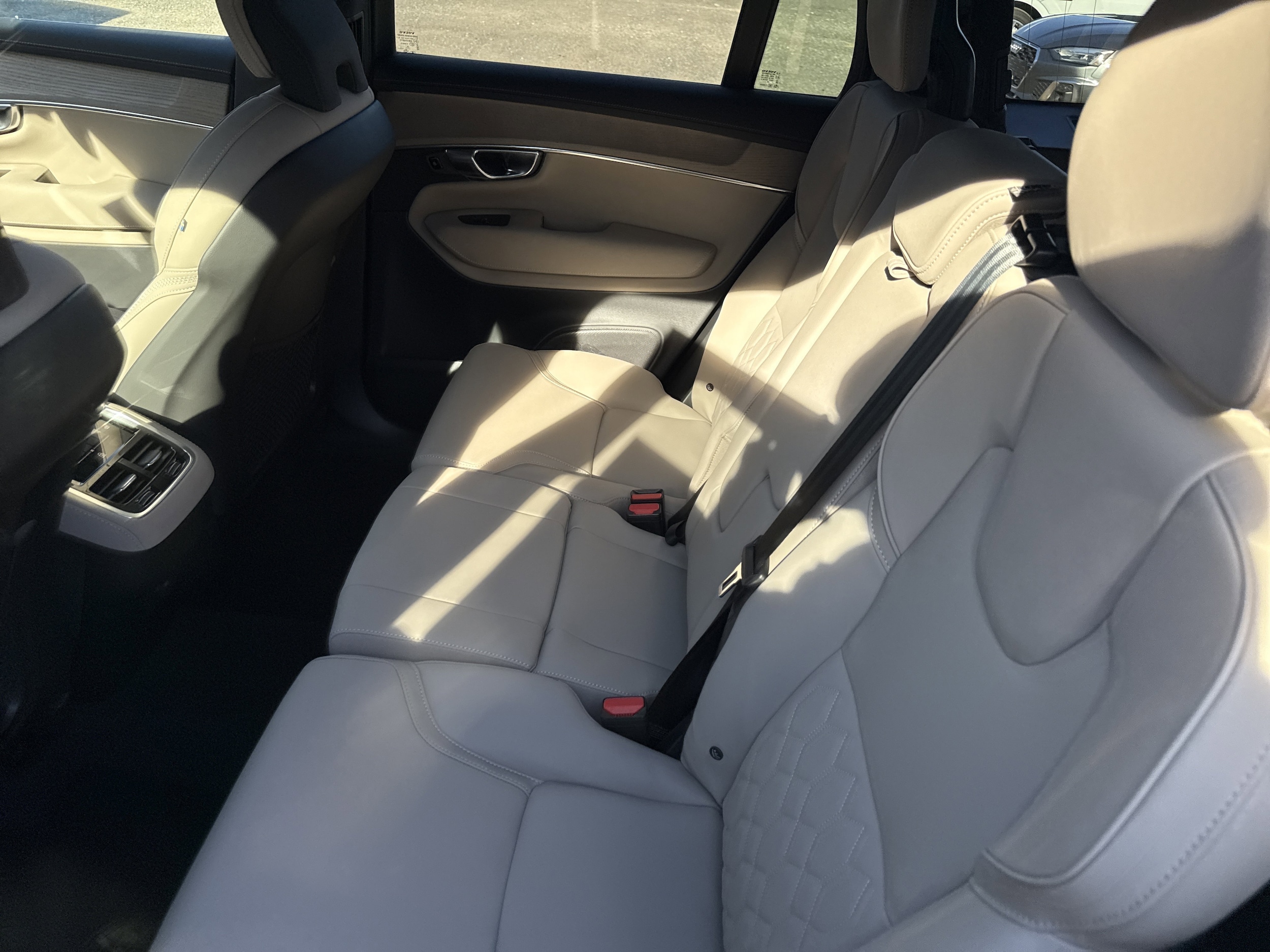 2026 Volvo XC90 Plus - Photo 12