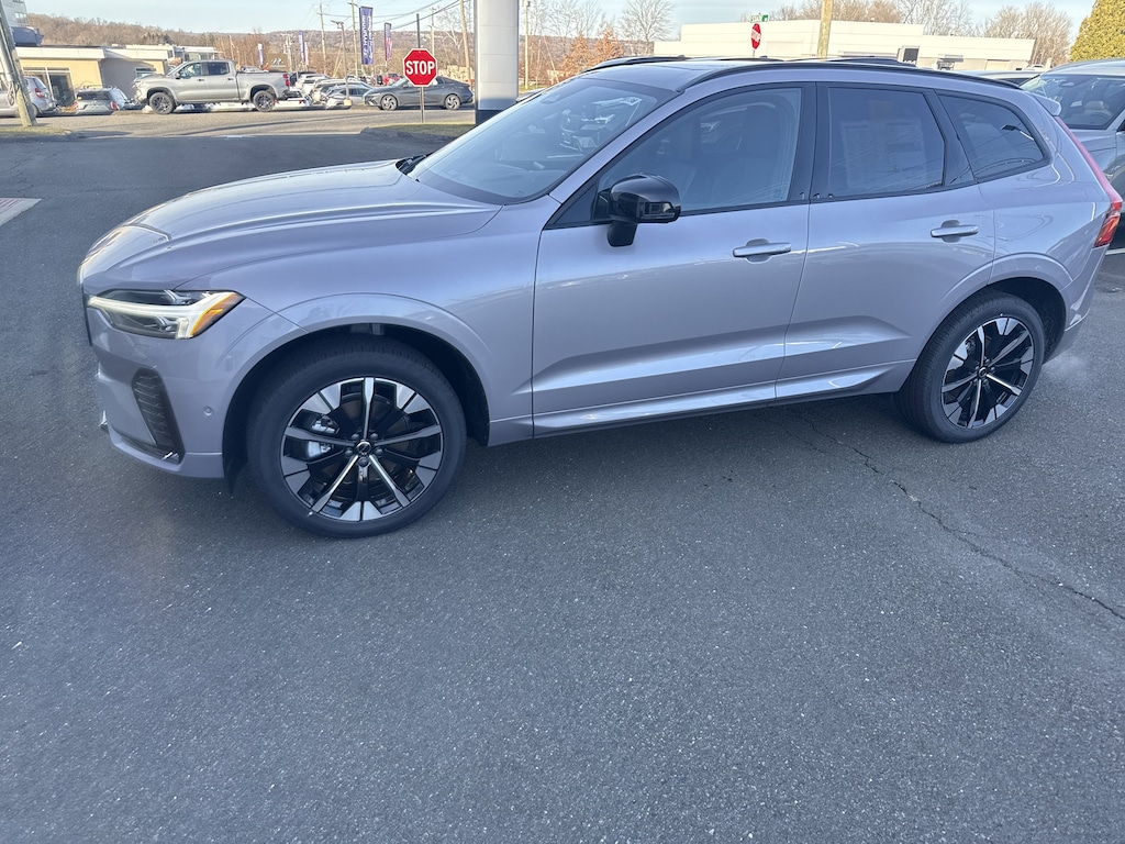 New 2026 Volvo XC60 B5 Plus SUV