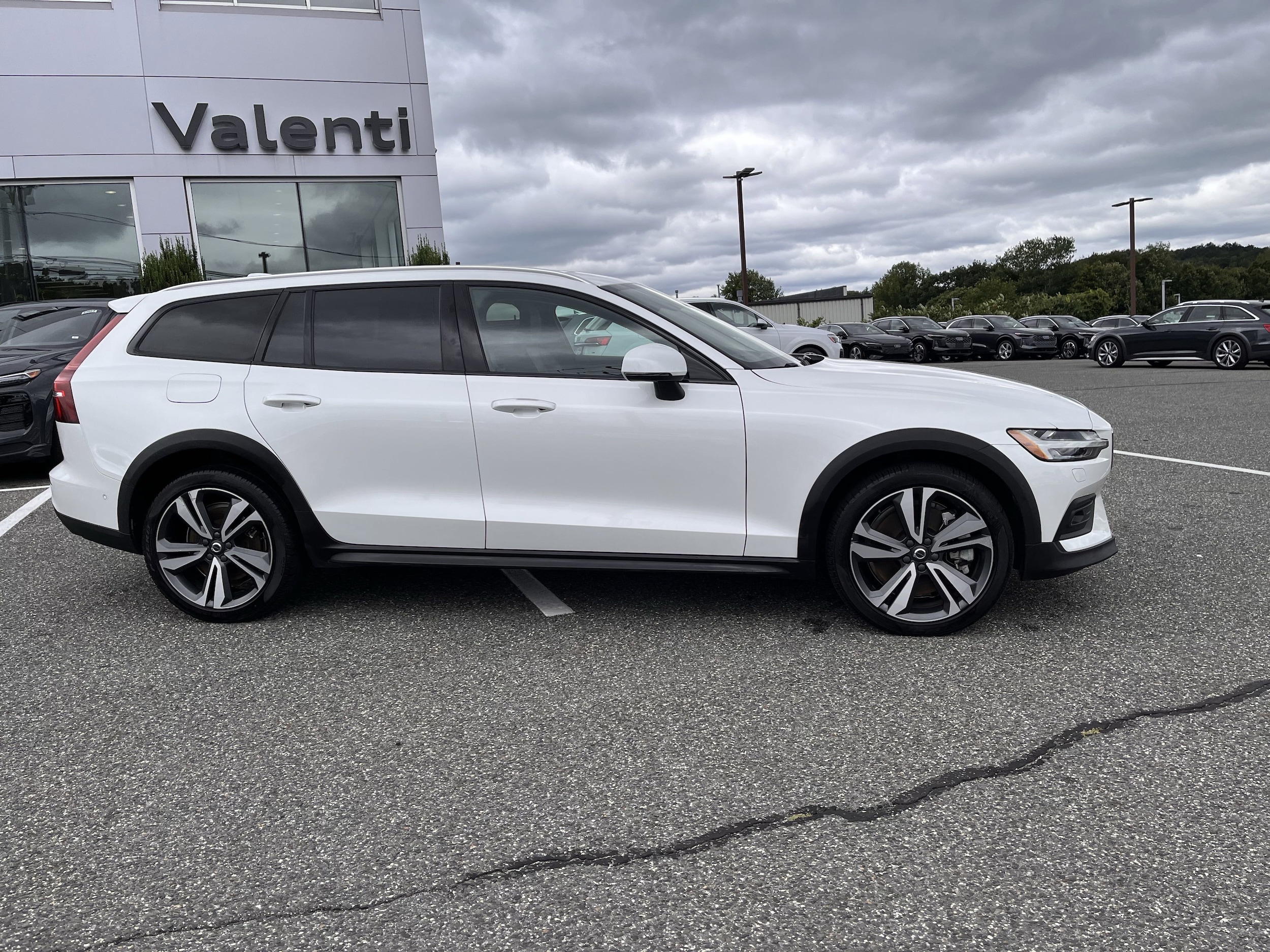 2024 Volvo V60 Cross Country Plus - Photo 26