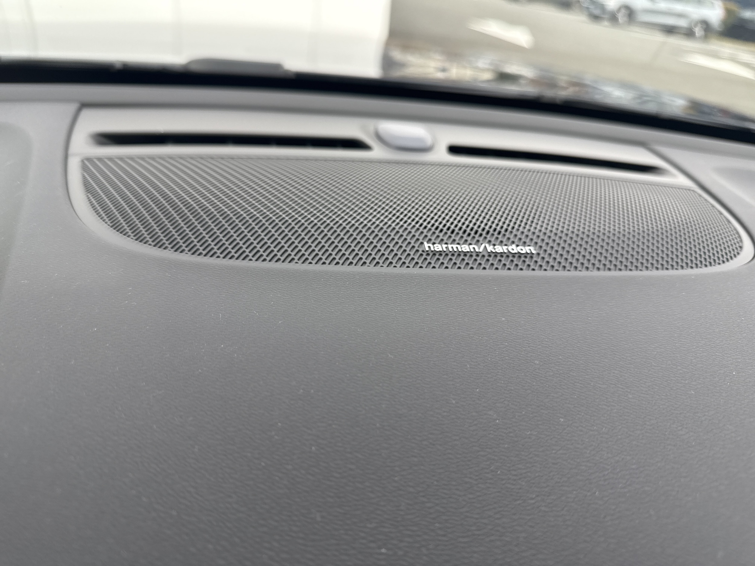 2026 Volvo XC40 Ultra Black Edition - Photo 48