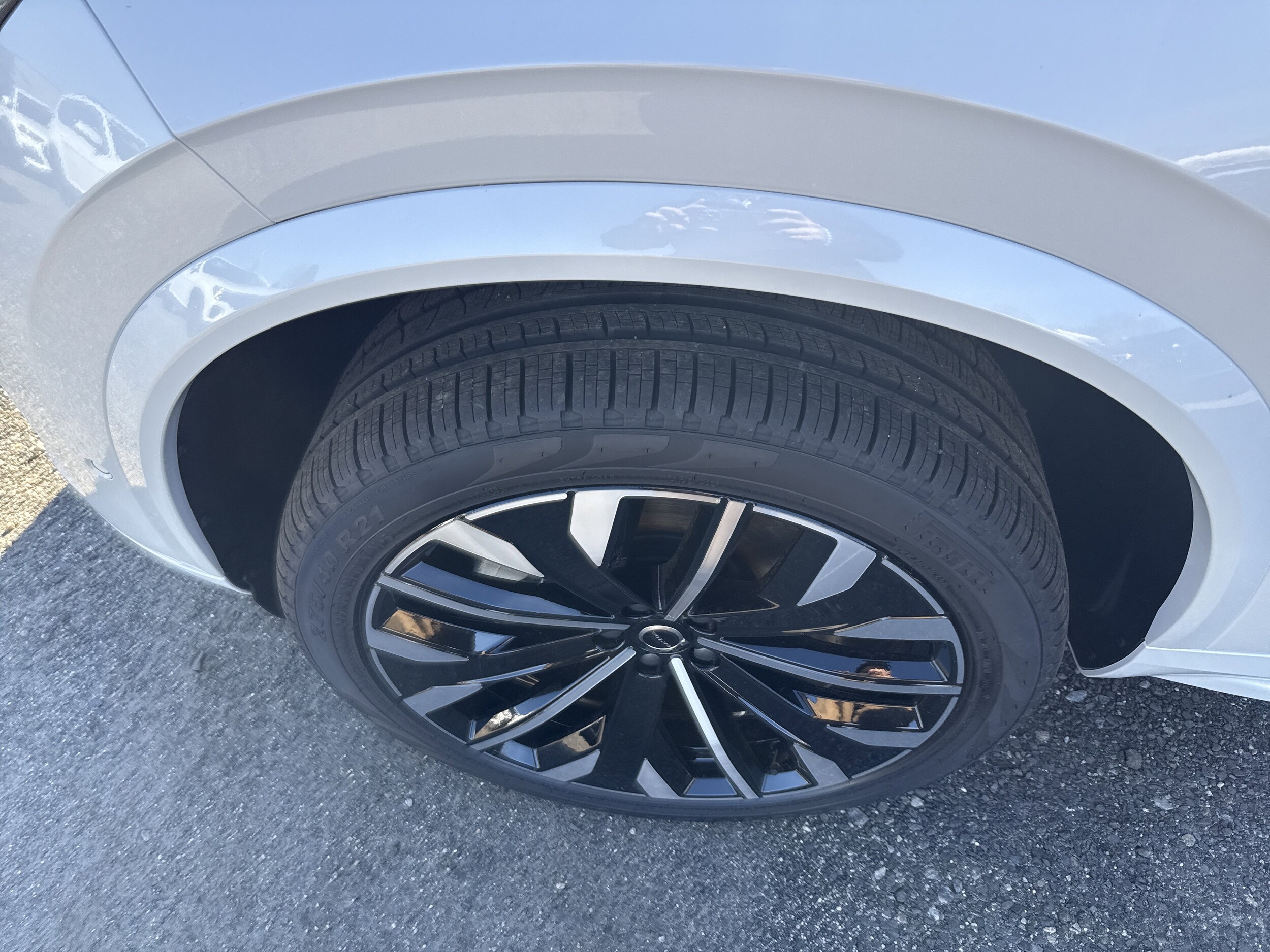 2026 Volvo XC90 AWD photo 2