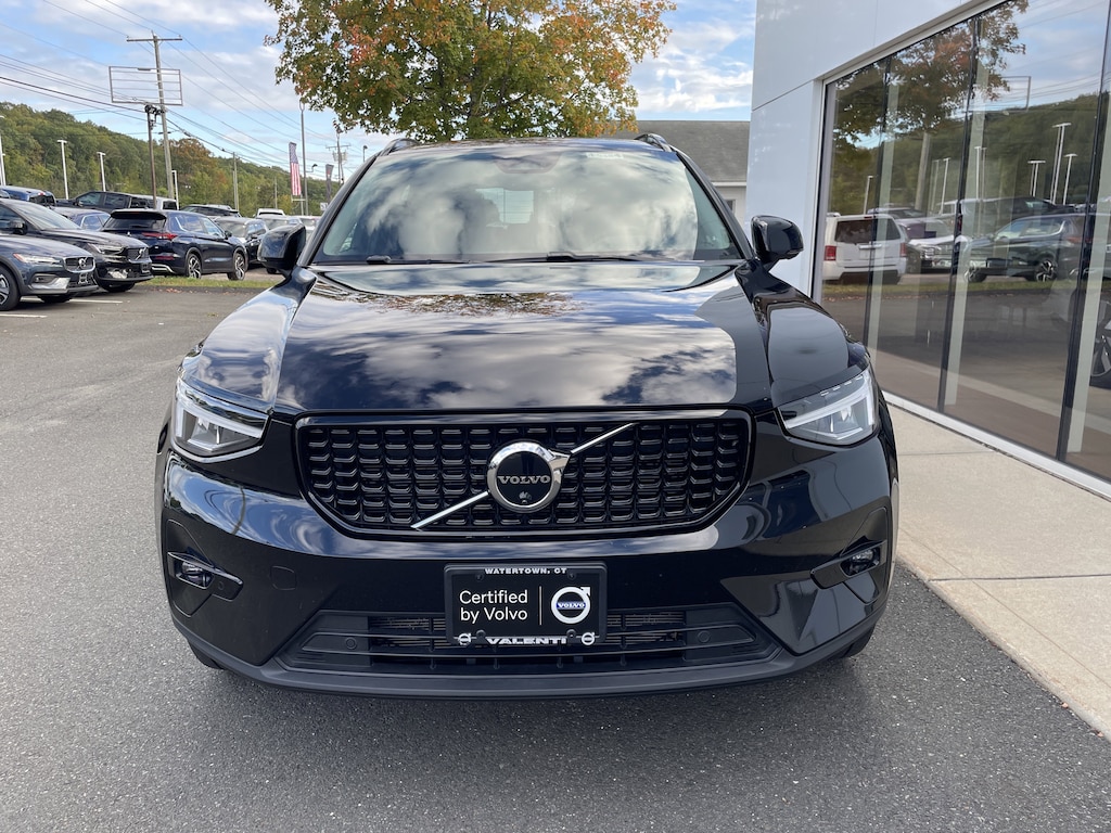 Certified 2025 Volvo XC40 B5 Plus Dark Theme SUV