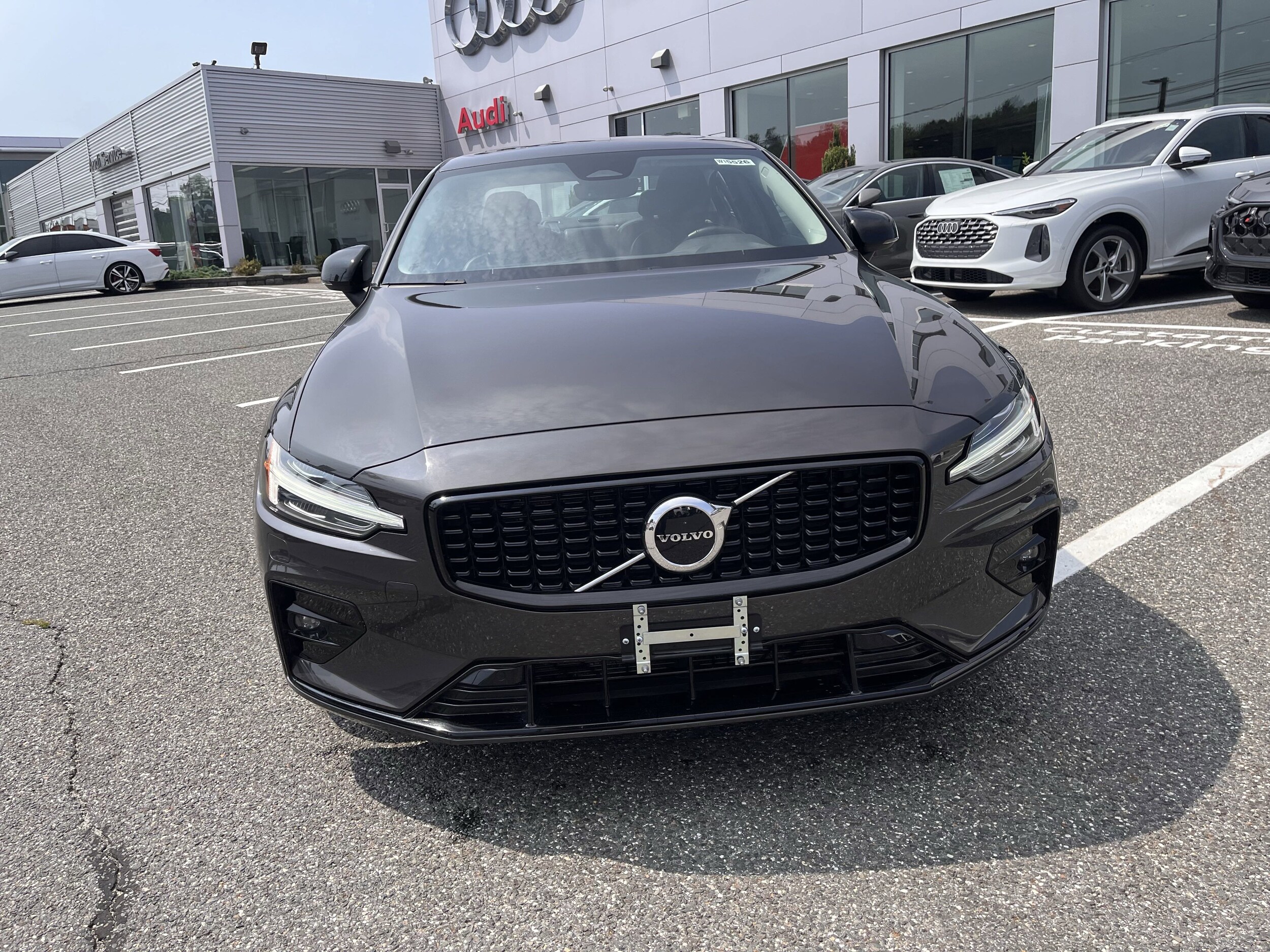 2025 Volvo S60 B5 Core photo 2