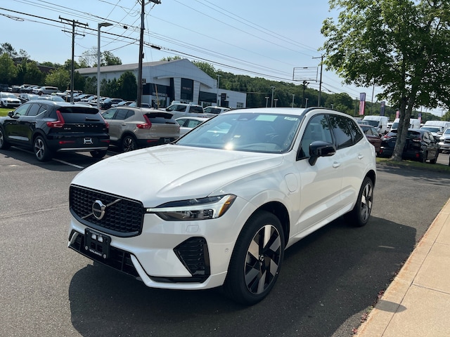 2025 Volvo XC60 plug-in hybrid T8 Plus AWD SUV