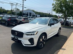 2025 Volvo XC60 plug-in hybrid T8 Plus SUV