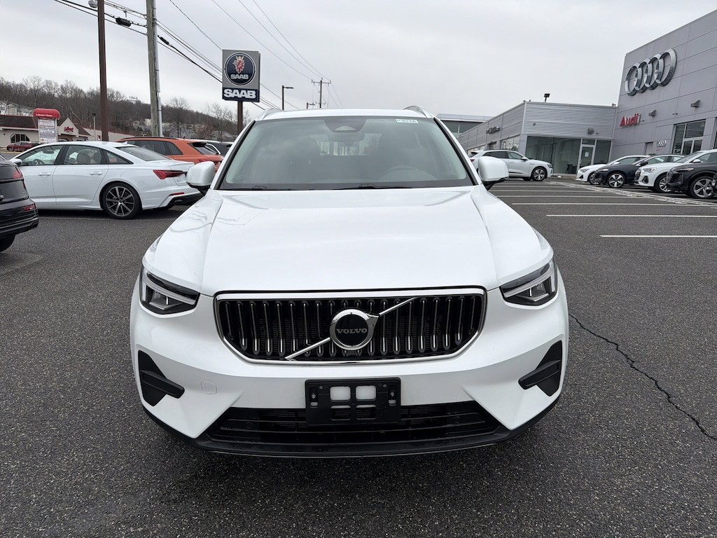 Used 2025 Volvo XC40 B5 Core Bright Theme SUV