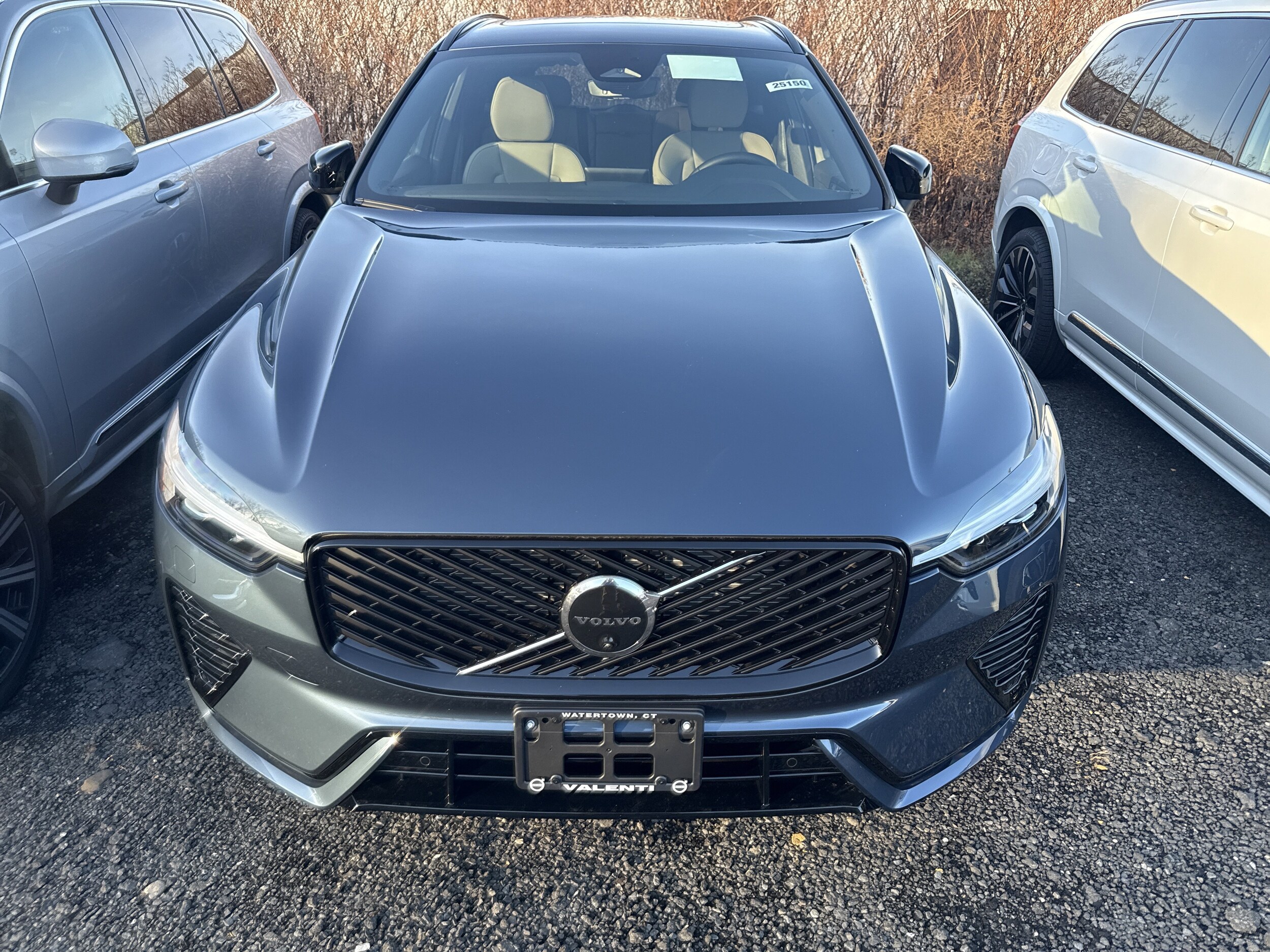 2026 Volvo XC60 Plus's photo