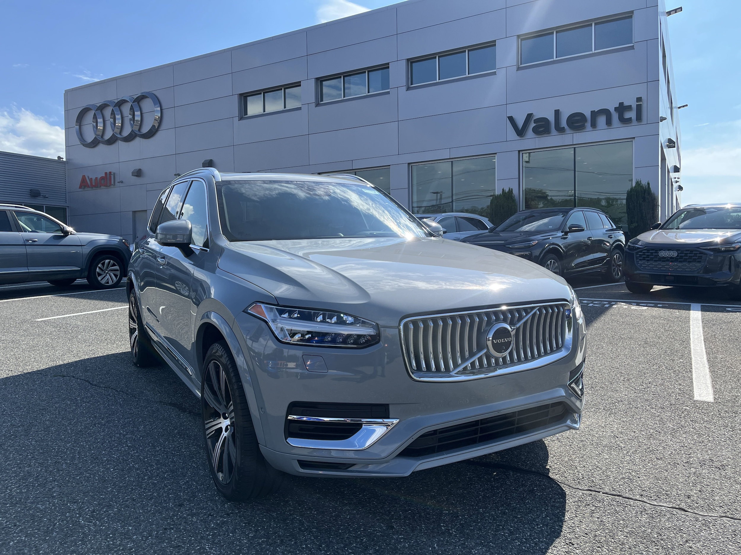 2024 Volvo XC90 plug-in hybrid T8 Ultimate Bright 7-Seater