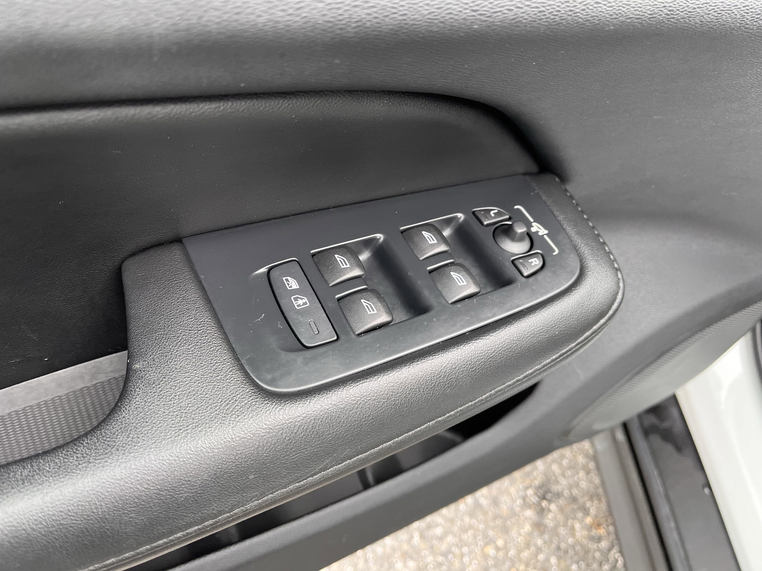 2024 Volvo V60 Cross Country Plus - Photo 8